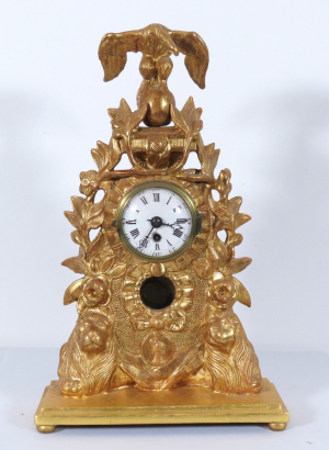 Stolové hodiny drevené