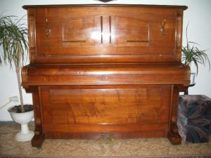 Pianino zn. Roesler