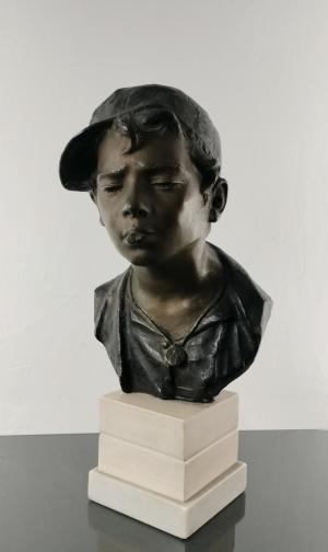 Giovanni de Martino – Bronzová busta chlapca s cigaretou
