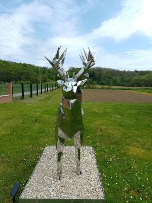 Socha z nehrdzavejúcej ocele